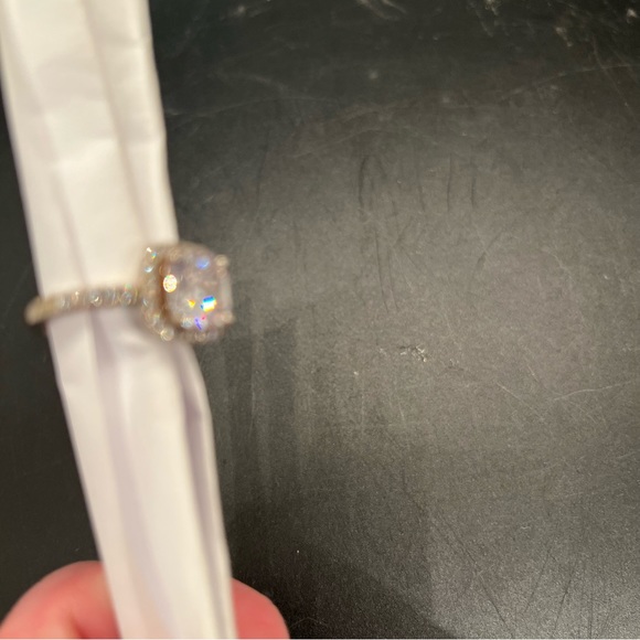 New costume jewelry rings crown , square stones , wedding ring engagement Size 7 - Picture 12 of 15